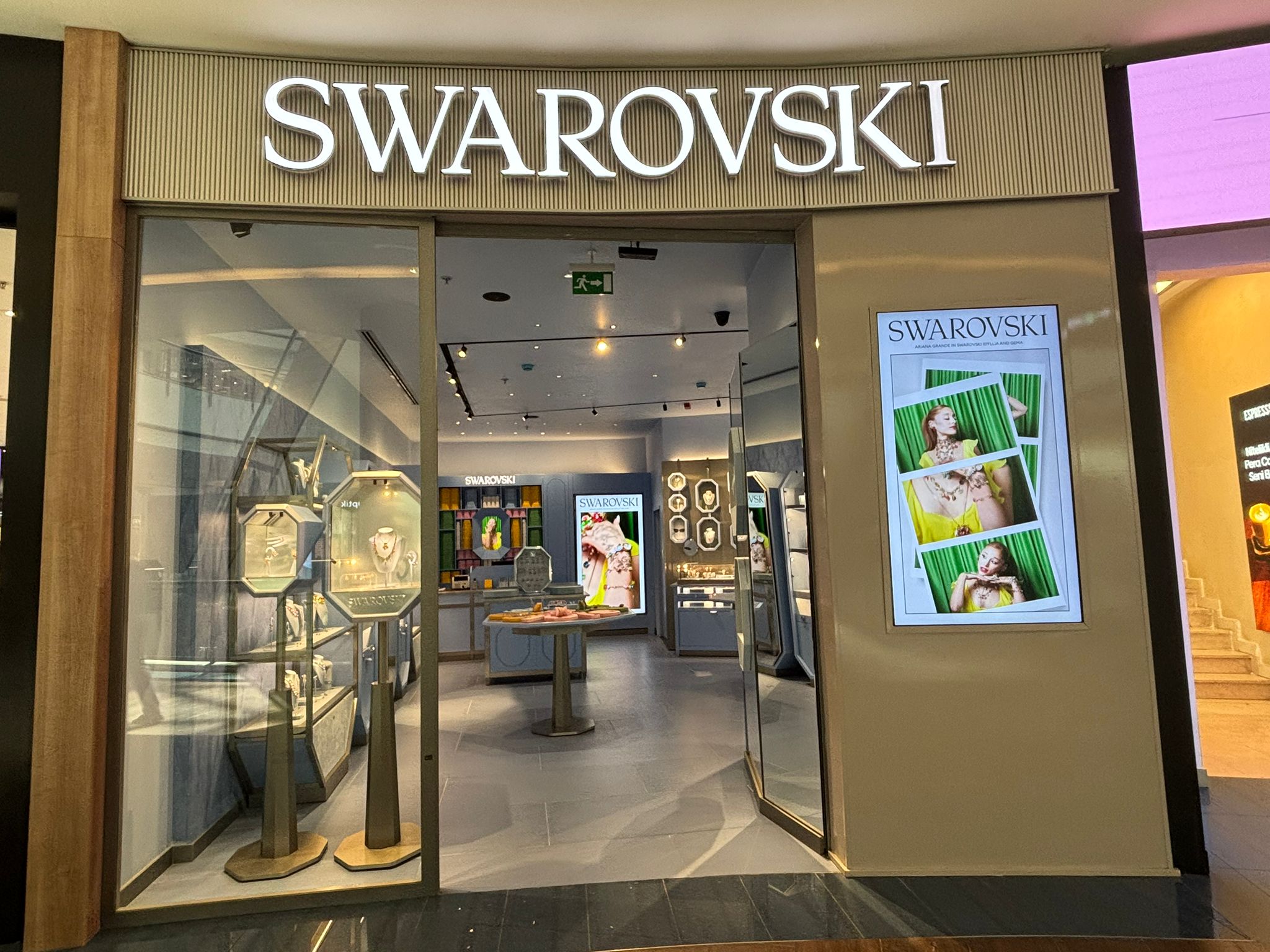 Mall of İstanbul AVM Swarovski Mağazası