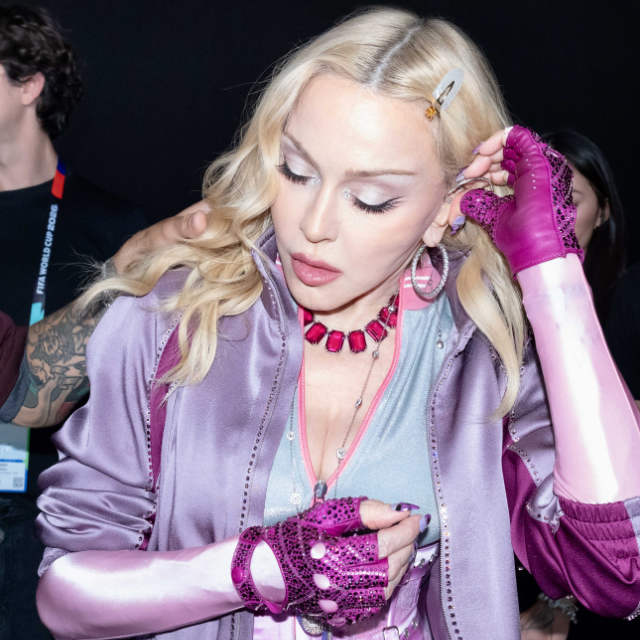 Madonna'nın Millenia koleksiyonuyla sahne performansı