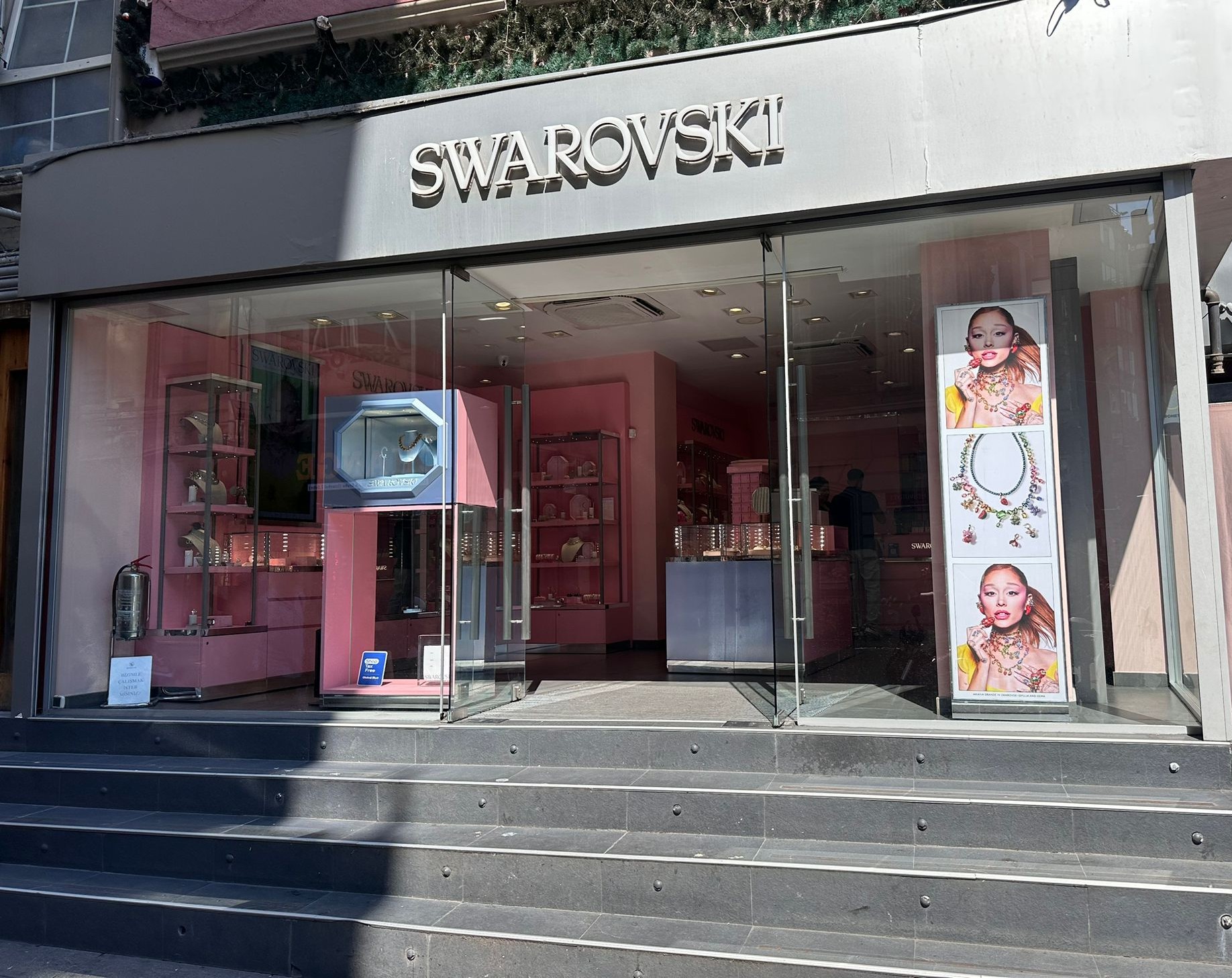 İstiklal Caddesi Swarovski Mağazası